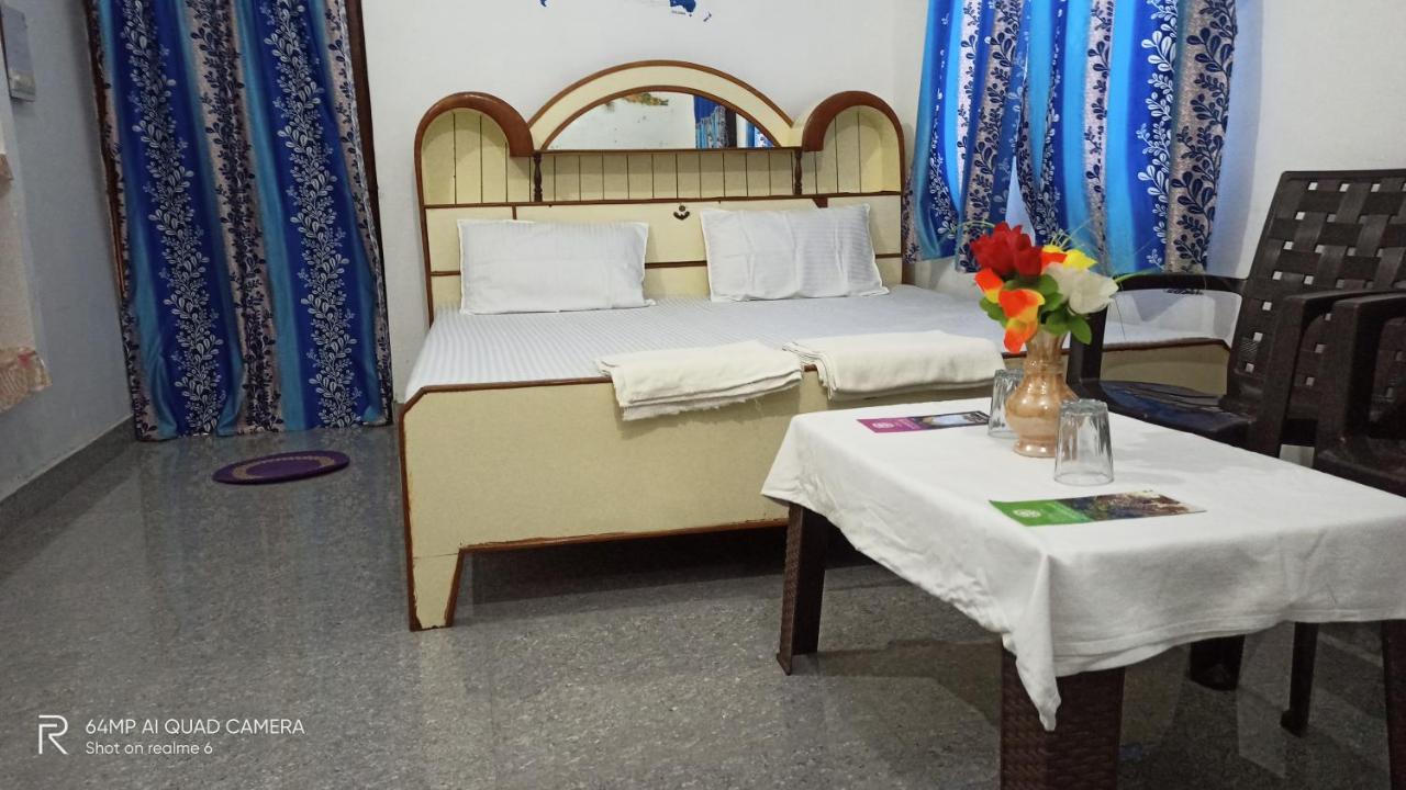 Hostel Buddha Khajurāho Rum bild
